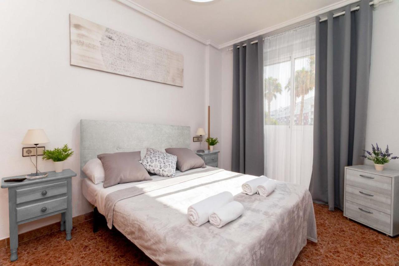 Apartamentos Villa Madrid Torrevieja Exteriör bild
