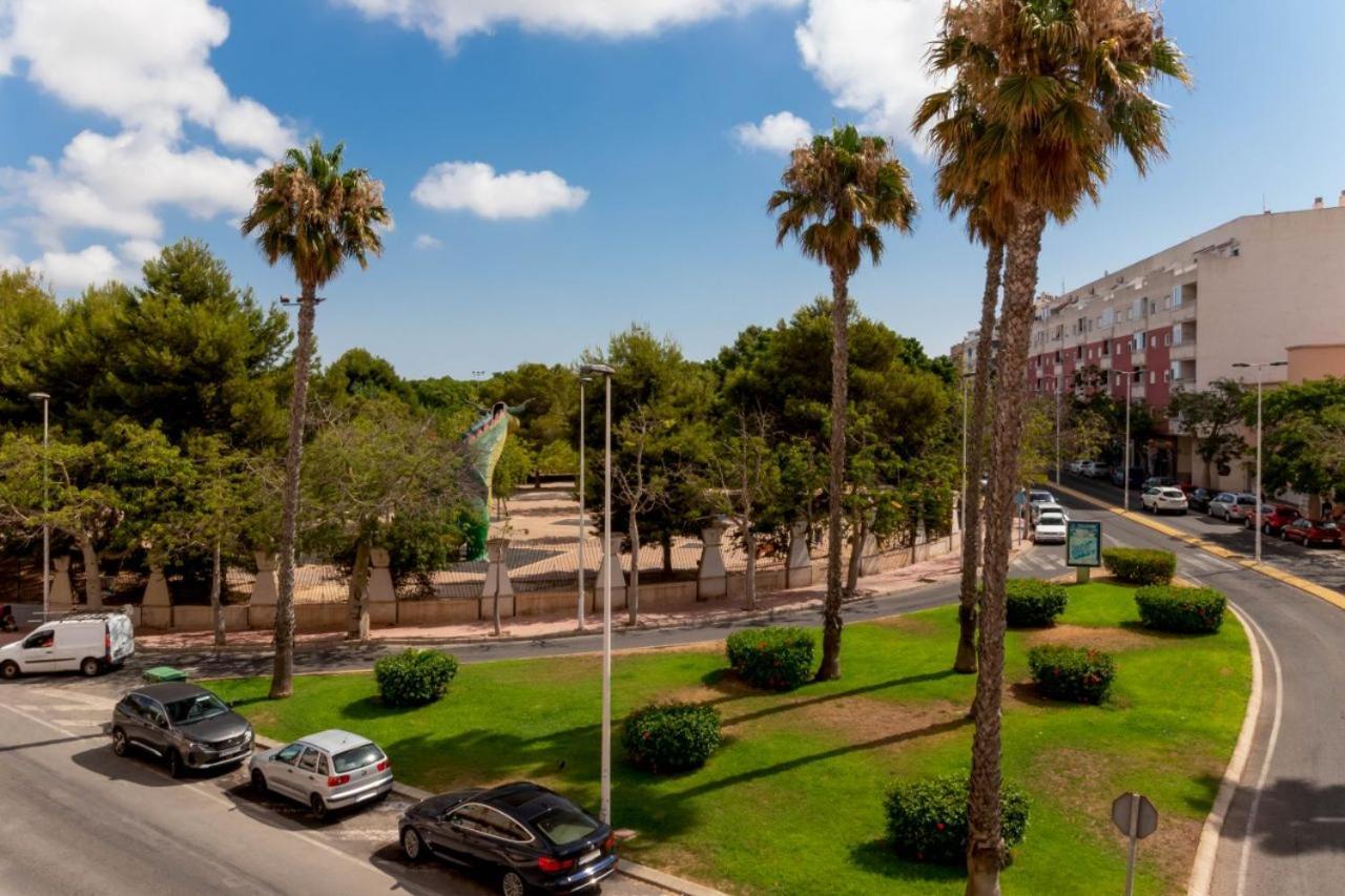 Apartamentos Villa Madrid Torrevieja Exteriör bild