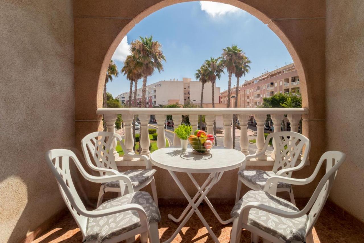 Apartamentos Villa Madrid Torrevieja Exteriör bild